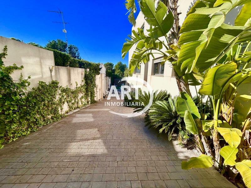 Foto 981b278f-a7f4-4701-98ba-998f2b49c3b4. Casa amb calefacció piscina a Urbanizaciones Llíria