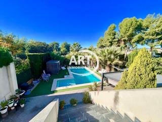 Casa  Violinista alós tormo. Chalet independiente en liria