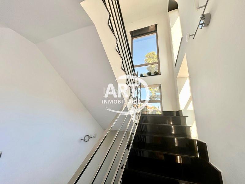 Foto c6d1be41-fb9f-426b-ac2e-f35eb2c2bab0. Casa amb calefacció piscina a Urbanizaciones Llíria