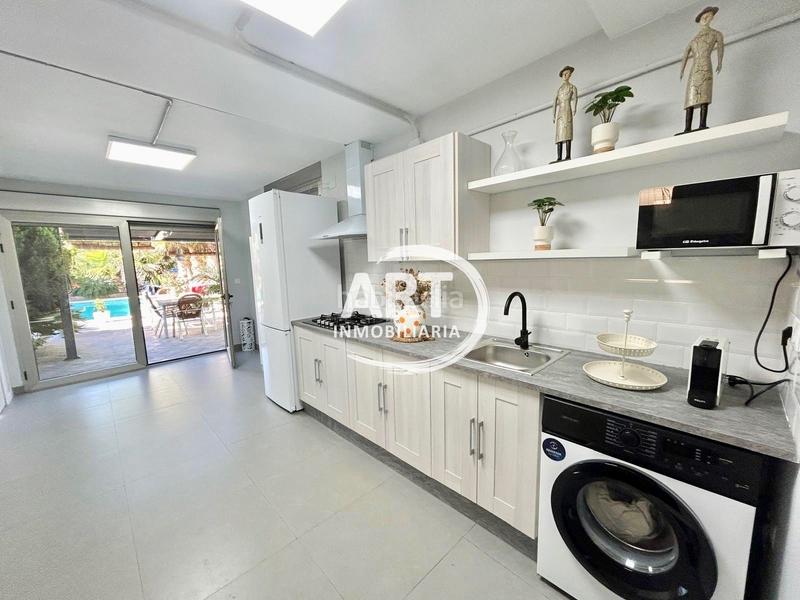 Foto ca9aafce-cb2c-4cfe-b6b3-1fa9781e201d. Casa amb calefacció piscina a Urbanizaciones Llíria