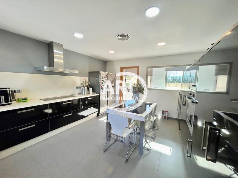 Foto e42943ea-163e-4c00-979f-93ce8a531f8c. Casa amb calefacció piscina a Urbanizaciones Llíria