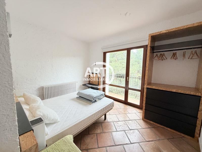 Foto ded2e2f2-fc09-4c51-b525-c0fda36b5300. Edifici a majadas 34 a Alcalá de la Selva