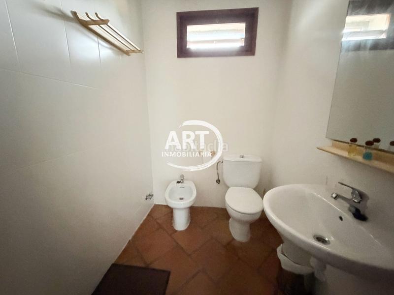 Foto fdc244d4-cfbf-45f1-8d9c-92416d9dc62c. Edifici a majadas 34 a Alcalá de la Selva