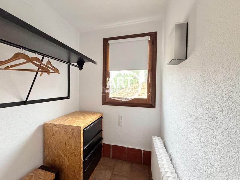 Foto fe61c4d3-7834-400c-a536-d3fce77ce757. Edifici a majadas 34 a Alcalá de la Selva