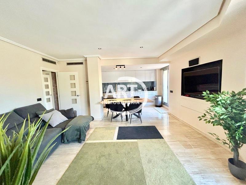 Foto d143e5df-3bd0-4e6b-8f66-87aef5b11c9a. Flat with heating pool in Nou Campanar Valencia