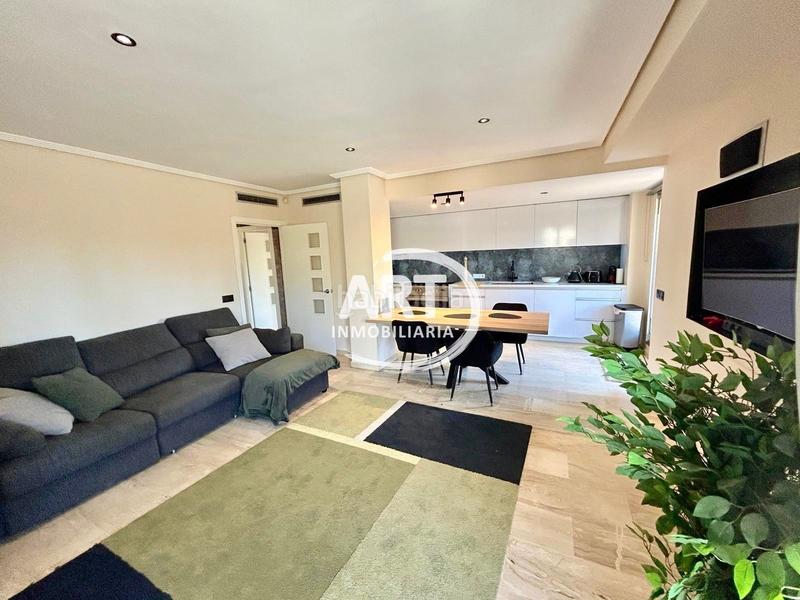 Foto f65c7eaa-a324-4227-a1f8-7293df010c6a. Flat with heating pool in Nou Campanar Valencia