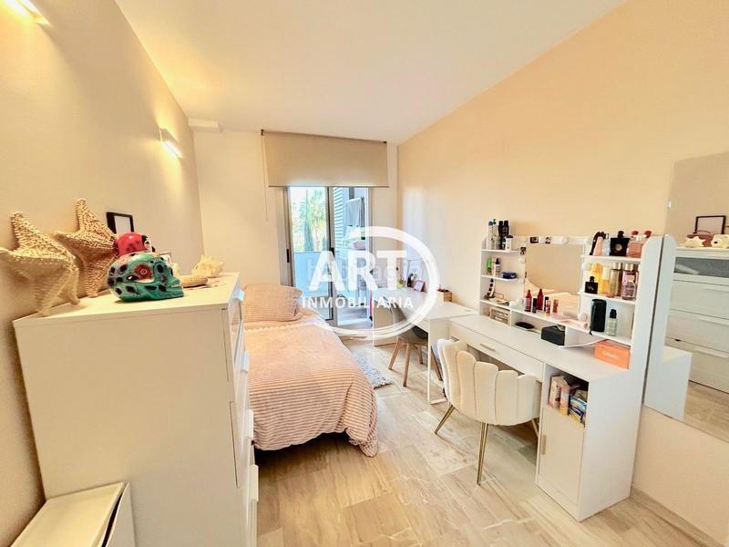 Foto fd77b170-c563-46d5-aa0d-340a0fe974a1. Flat with heating pool in Nou Campanar Valencia