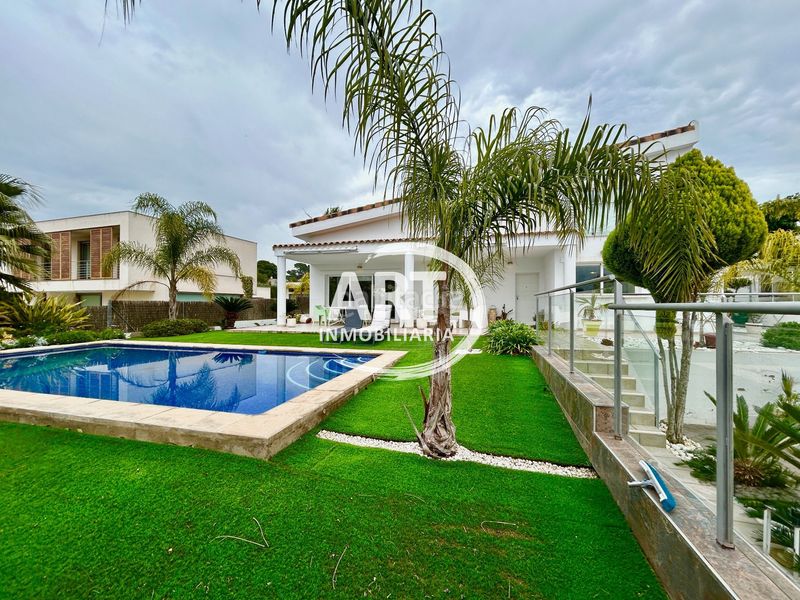 Foto 13aed789-2b2f-4ea1-95ce-6580c6181f9a. Casa amb calefacció piscina a Torre en Conill-Cumbres de San Antonio Bétera