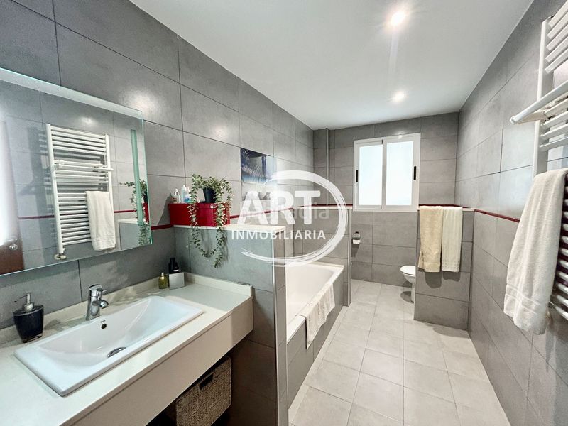 Foto efe9e447-d980-4a77-b8a1-b5374d086c48. Casa amb calefacció piscina a Torre en Conill-Cumbres de San Antonio Bétera