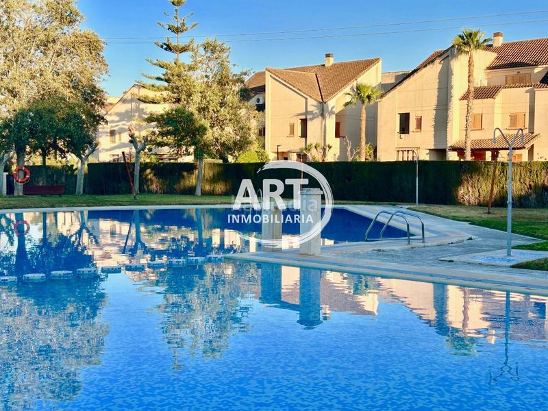Foto a1804734-f5da-4e7b-b313-229d3d2b1cd9. Casa adossada amb calefacció aparcament piscina a Bétera