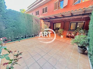 Casa adossada a Sector B 2