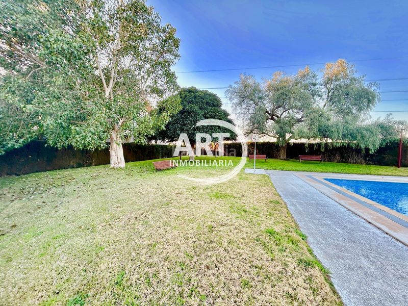 Foto d062e4da-7482-449a-9566-82b0cb9581d7. Casa adossada amb calefacció aparcament piscina a Bétera