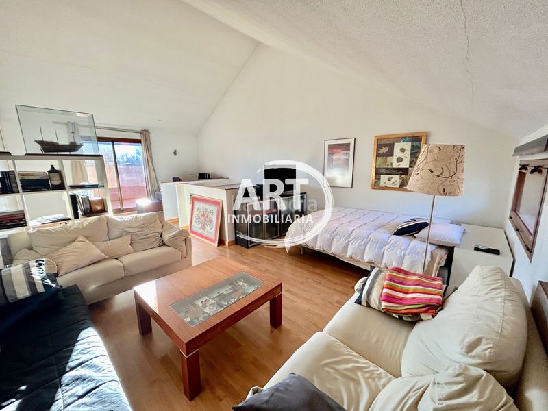 Foto e4f382d2-f857-480c-8af4-8444e37f4a7f. Casa adossada amb calefacció aparcament piscina a Bétera