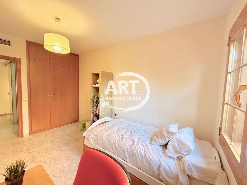 Foto e7727ade-725f-493f-aef7-0ec5573633fc. Casa adossada amb calefacció aparcament piscina a Bétera