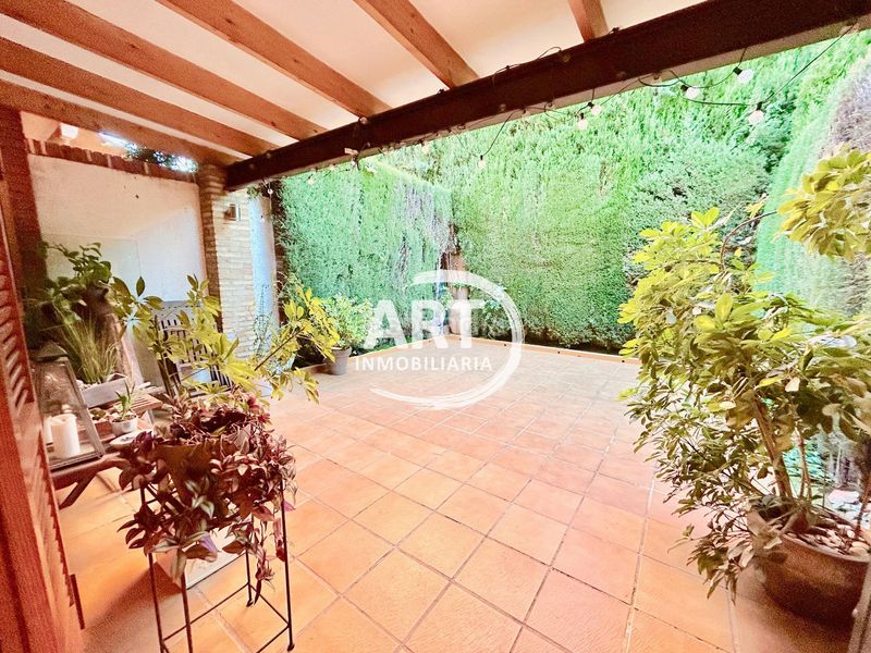 Foto f0df6a73-1496-4151-974e-41f62fc67ae2. Casa adossada amb calefacció aparcament piscina a Bétera