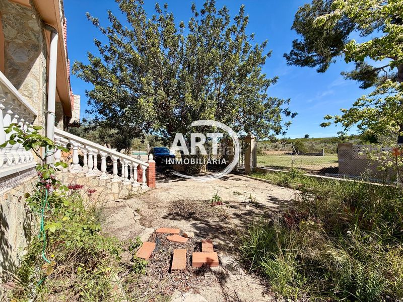 Foto 00b76d18-5dba-4f54-931f-51a7fd273d1f. Casa amb piscina a Parque de la Bombilla Llíria