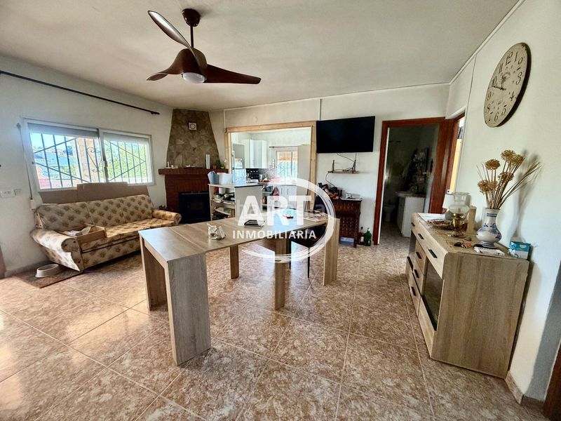 Foto 7a7e23cc-fb2b-406a-aad9-e537b38971f2. Casa amb piscina a Parque de la Bombilla Llíria