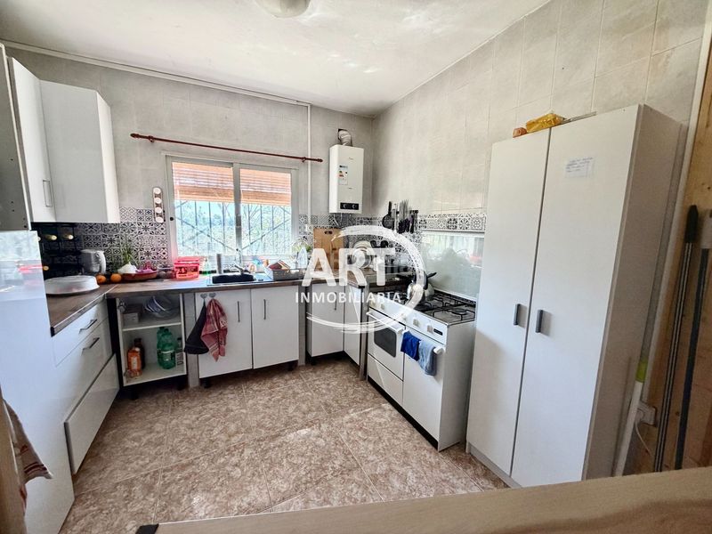 Foto ee0aeeea-a874-400f-b0e0-31fdccfb037a. Casa amb piscina a Parque de la Bombilla Llíria