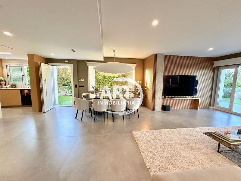 Foto 3345c2ef-74b3-464c-85d8-2745a7e1dcc7. Casa amb calefacció aparcament piscina a La Conarda-Montesano Bétera