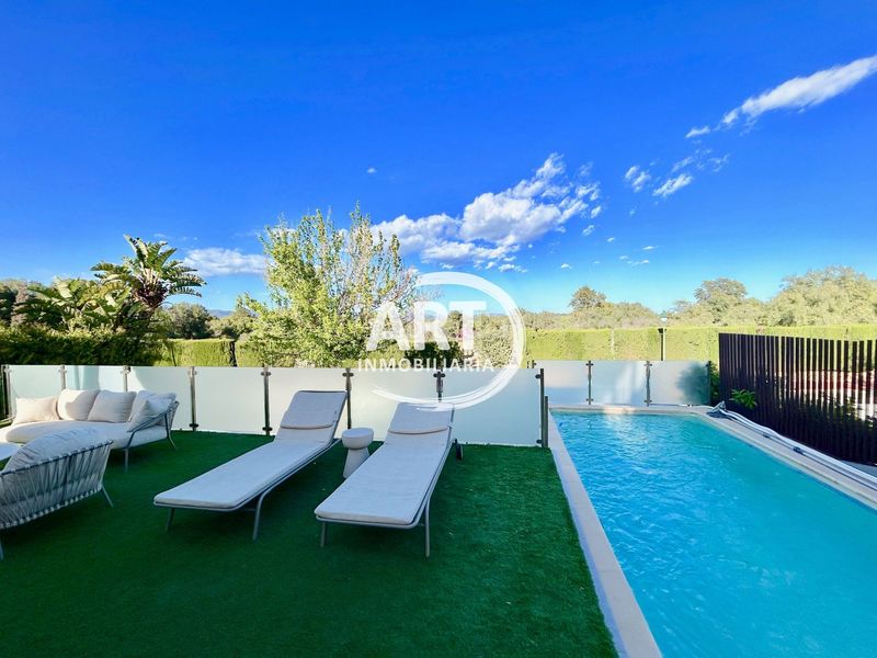 Foto 3d29cf0d-4f15-4b18-bc8e-c97022be4e8b. Casa amb calefacció aparcament piscina a La Conarda-Montesano Bétera