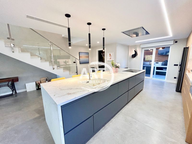 Foto 8b96412e-2428-4099-808f-b3d6f4b4cb37. Casa amb calefacció aparcament piscina a La Conarda-Montesano Bétera