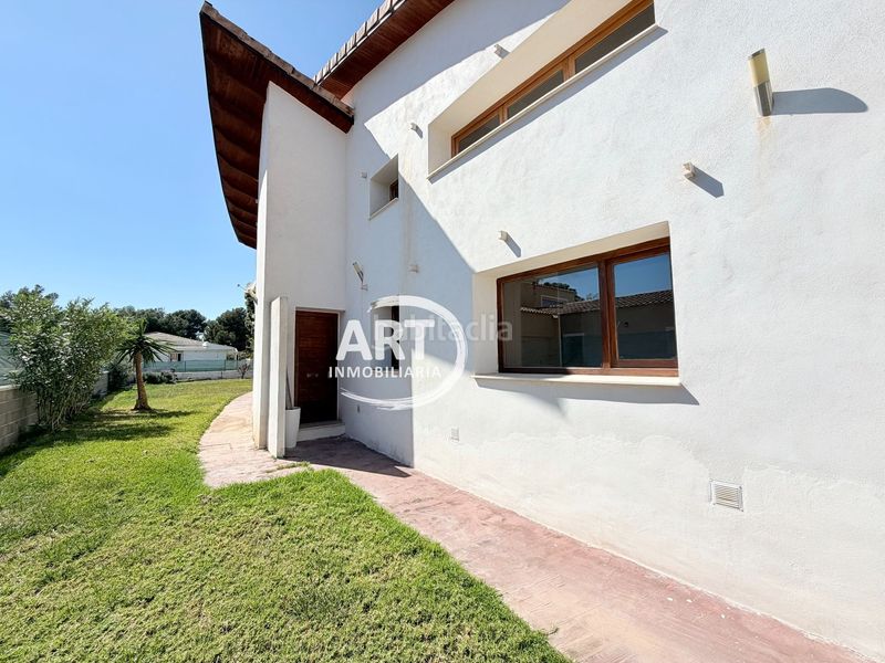 Foto 3b99e333-c422-45d4-8681-067bd0429d80. Casa amb calefacció piscina a Serra
