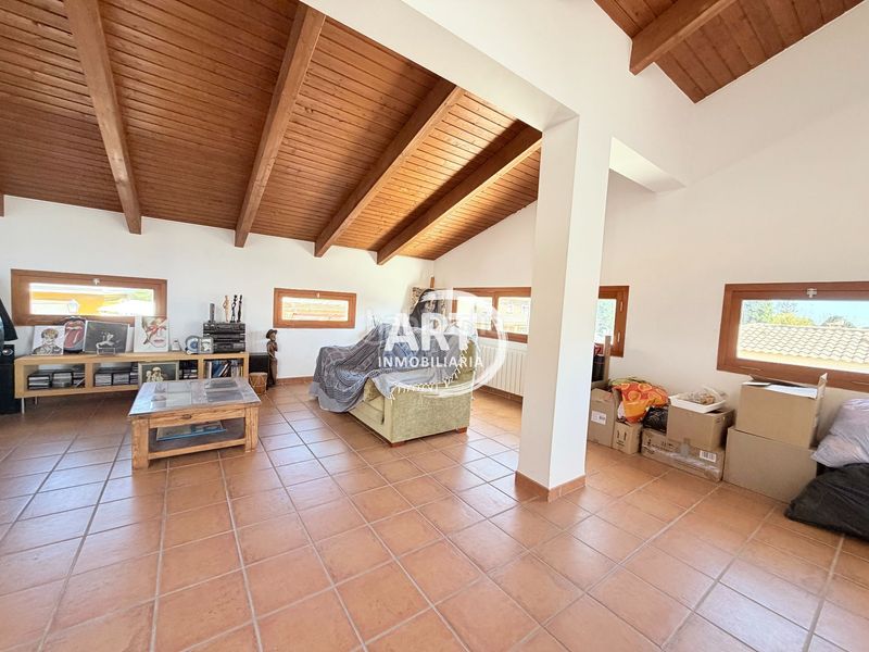 Foto 7856b791-6140-40a3-811a-d245cacff685. Casa amb calefacció piscina a Serra