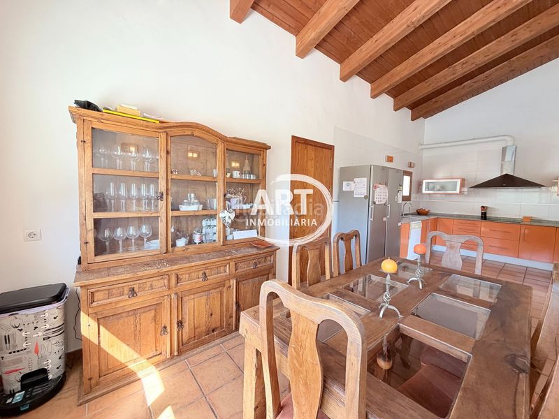 Foto c47f0bd2-0dd3-43ce-875a-179b38ffb070. Casa amb calefacció piscina a Serra
