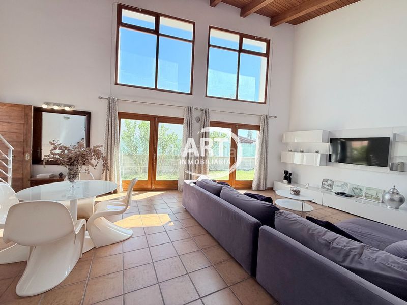Foto de576a29-2199-4a68-bdd3-f0ece45c54c2. Casa amb calefacció piscina a Serra