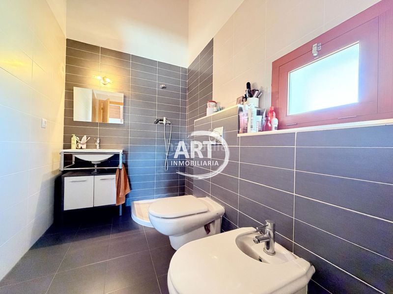 Foto de9bc768-dab2-4b3c-bc54-777af2a1a56a. Casa amb calefacció piscina a Serra