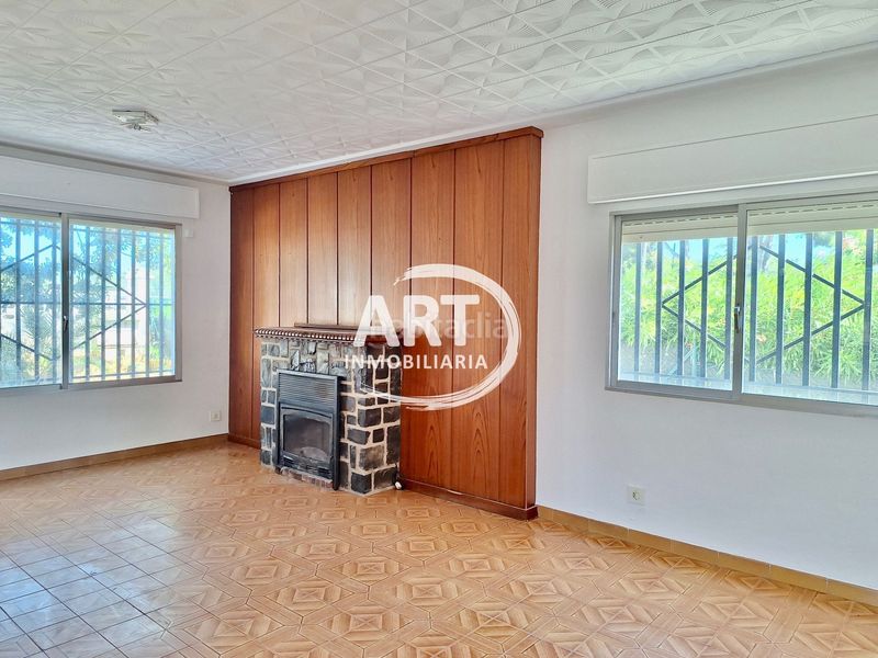 Foto 2e891815-afd6-4700-ba3d-6ffe7d932610. Casa amb piscina a Los Pinares-La Masia Bétera