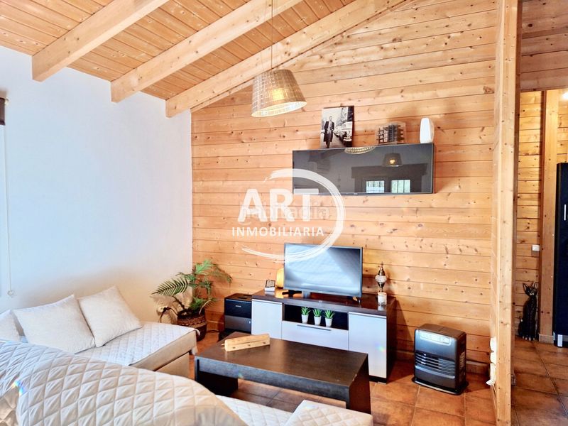 Foto 742ec3a6-0007-411d-8db2-a20181e17135. Casa amb piscina a Los Pinares-La Masia Bétera
