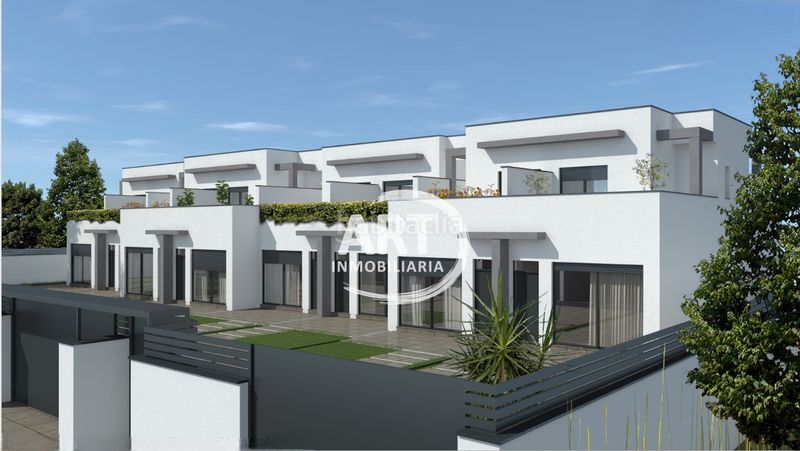 Foto 4faa0474-040f-4177-8e70-b3b3153350de. Casa adossada a Serra