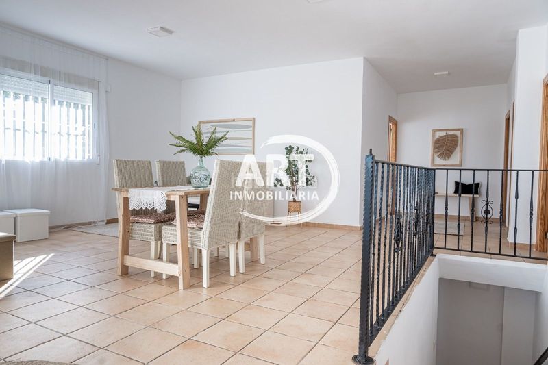Foto a9f63762-1491-4501-944b-fa599fe41c84. Casa amb aparcament piscina a Camí de Paterna-Lloma del Calderer Bétera