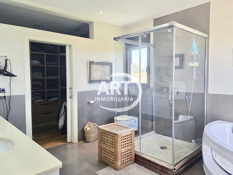 Foto 4a2b573d-c2fe-4f63-8100-9e60323c69dd. Casa amb calefacció aparcament piscina a La Conarda-Montesano Bétera