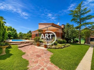 Haus  Granada. Propiedad en venta en la eliana