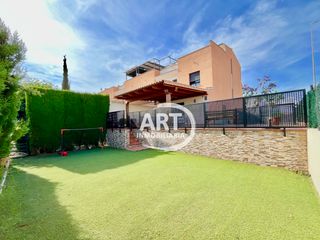 Casa adossada  Casa del medio. Adosado esquinero en san antonio de benagéber