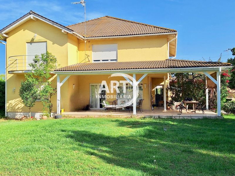 Foto 4e68fbfa-4595-4060-ac19-f167cc30115f. Casa amb calefacció piscina a Los Pinares-La Masia Bétera