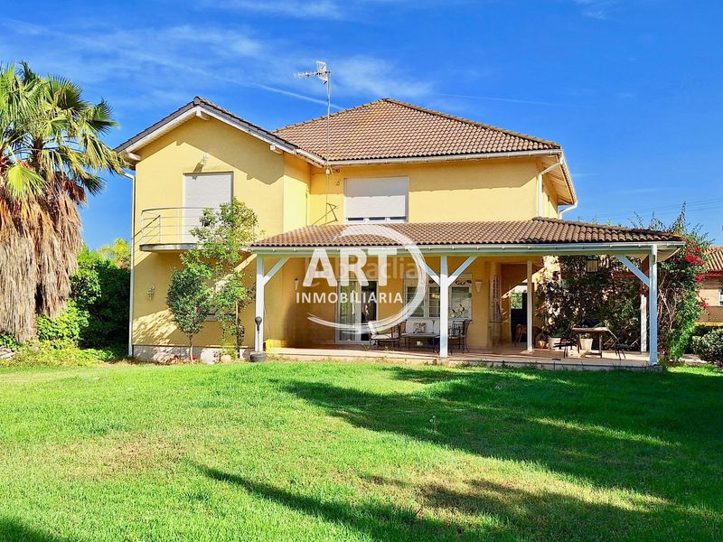 Foto a289072f-40e9-4020-9fcd-7cee85f3582a. Casa amb calefacció piscina a Los Pinares-La Masia Bétera