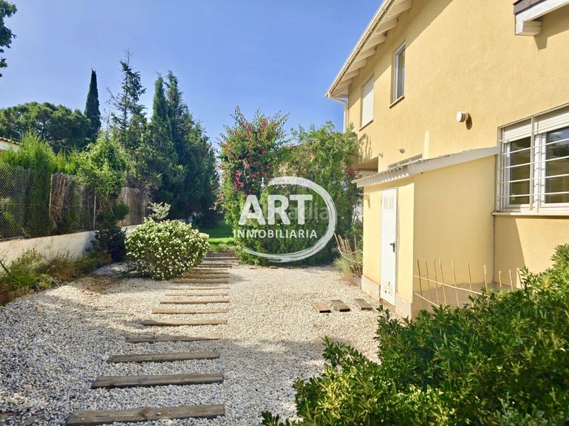 Foto 83c998d4-dfdd-499c-b938-74a2da4aec98. Casa amb calefacció piscina a Los Pinares-La Masia Bétera