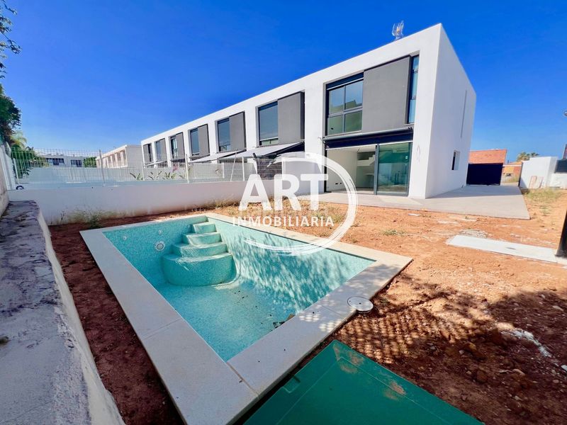 Foto bc93895b-b3a6-46fb-844e-8f79a50cf278. Casa amb calefacció piscina a Torre en Conill-Cumbres de San Antonio Bétera