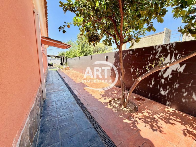 Foto 15a26f8b-819e-4e9a-8ca4-855a3a742662. Casa amb calefacció aparcament piscina a Camí de Paterna-Lloma del Calderer Bétera