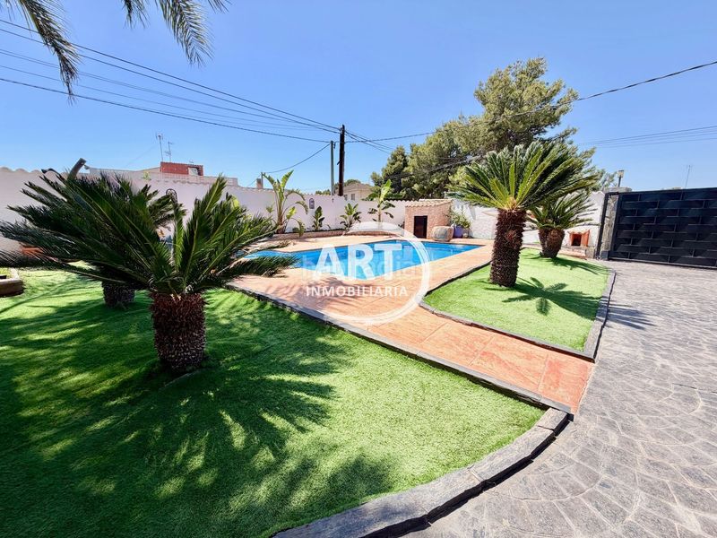 Foto 2b7b1d6c-4b7b-4cfe-86d1-78f6ba6e581a. Casa amb calefacció aparcament piscina a Camí de Paterna-Lloma del Calderer Bétera