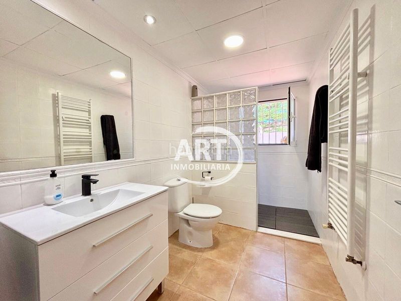 Foto c74b1633-3e9a-460b-ac3d-bd9dba0e2f26. Casa amb calefacció aparcament piscina a Camí de Paterna-Lloma del Calderer Bétera