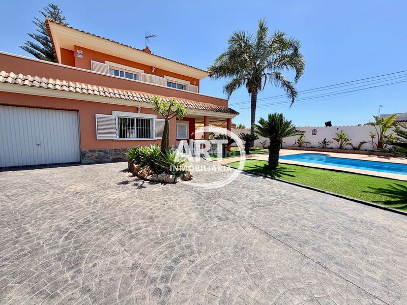 Foto c985cba8-f035-40f8-923e-8b54d917100d. Casa amb calefacció aparcament piscina a Camí de Paterna-Lloma del Calderer Bétera