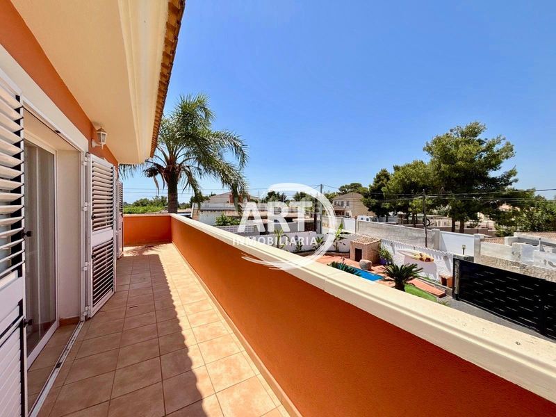 Foto eacae347-6709-405f-935c-813b37f92e8b. Casa amb calefacció aparcament piscina a Camí de Paterna-Lloma del Calderer Bétera