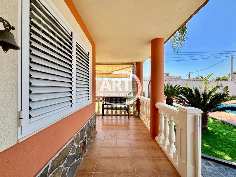 Foto f77e391e-a2d9-4e9d-93c6-9f0c7e85b95a. Casa amb calefacció aparcament piscina a Camí de Paterna-Lloma del Calderer Bétera