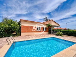 Maison  Turia. Chalet en venta en la eliana