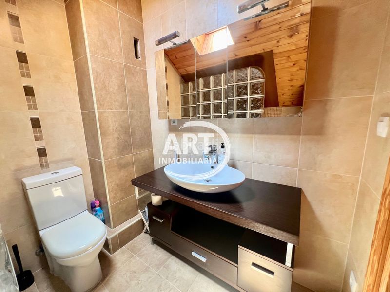 Foto c25a3558-ea4f-45fe-8082-44383e8d9445. Dúplex amb calefacció piscina a Pueblo Eliana (l´)
