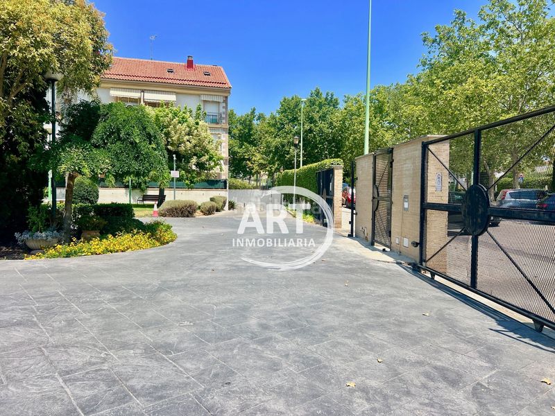 Foto e3fb7a76-742e-45ee-9452-f7a37c3d08c0. Dúplex amb calefacció piscina a Pueblo Eliana (l´)